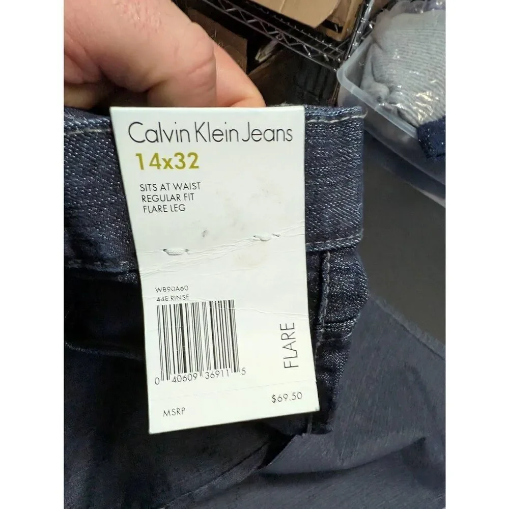 NWT CALVIN KLEIN DARK RINSE REGUALR FIT FLARE LEG PREMIUM WOMEN JEANS 14/32